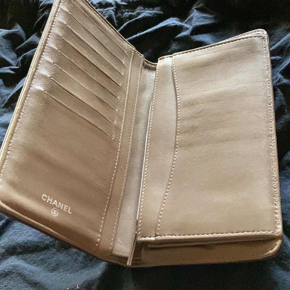 Authentic Chanel Wallet - Picture 5 of 9